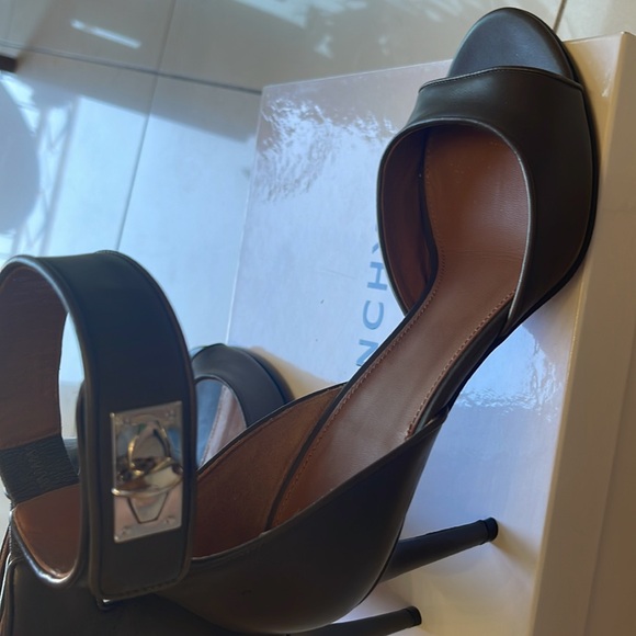 Givenchy sandal shark lock - Picture 3 of 7